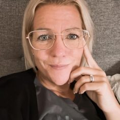 VrolijkeFranciene uit Noord-Holland